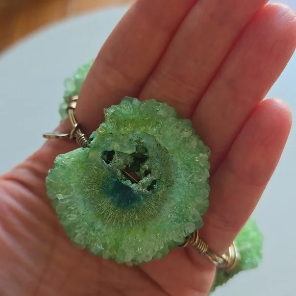 Bourbon & Boweties Green Geode Bangle Bracelet - Picture 3 of 4